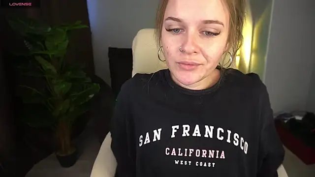 MaribelRiverr  online show from 8, 12, 2024