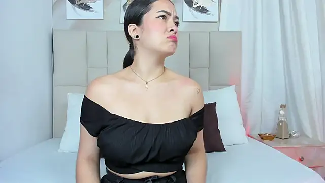 Jaslyn  Smith online show from 14, 3, 2025