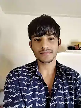Snapshot of kingkartik7 chatting on 5, 1, 2025 kingkartik7 online show from 5, 1, 2025