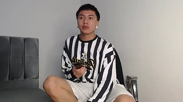 Snapshot of alex-lover chatting on 11, 10, 2025 alex-lover online show from 11, 10, 2025