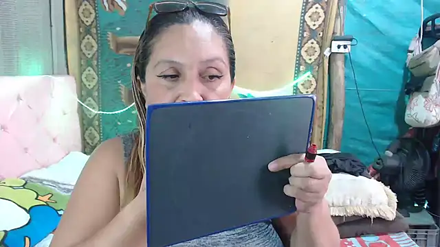 mom son dirty online show from 14, 11, 2025