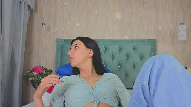 Marcelaa fox online show from 11, 11, 2025