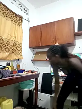 Black juicy24 online show from 5, 3, 2026