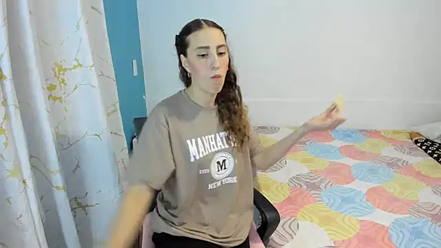 Snapshot of RachelJones_ chatting on 25, 6, 2026 RachelJones online show from 25, 6, 2026
