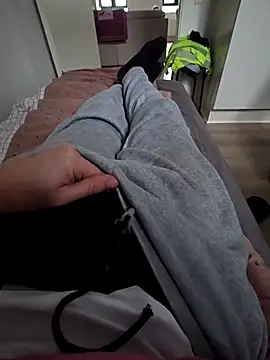 Snapshot of poldek38 chatting on 17, 12, 2025 poldek38 online show from 17, 12, 2025