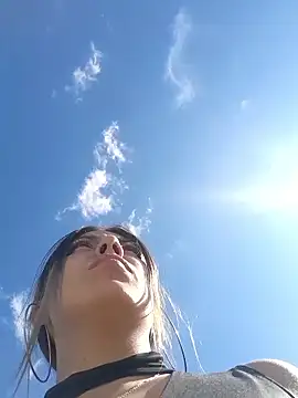 Sweel Leyva18 online show from 2, 10, 2025