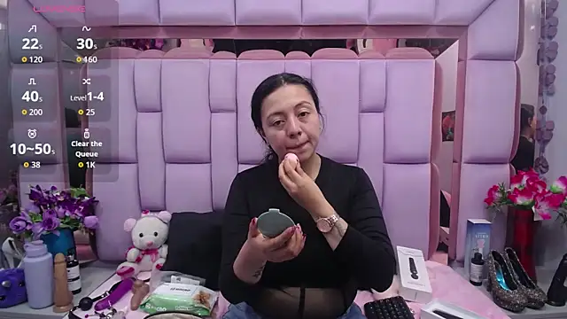 Snapshot of slut_anal_ chatting on 20, 9, 2025 slut anal online show from 20, 9, 2025