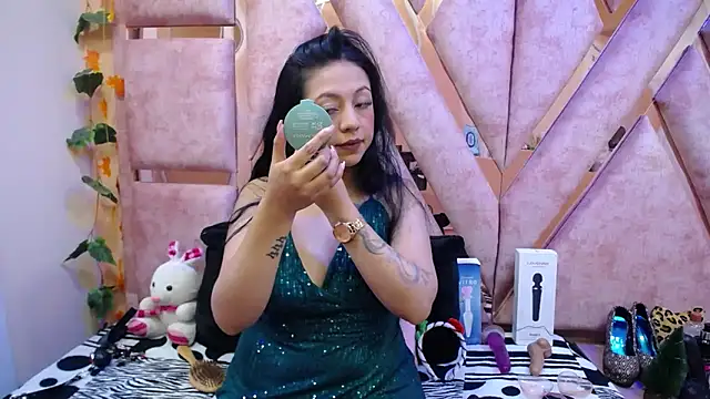 Snapshot of slut_anal_ chatting on 13, 12, 2025 slut anal online show from 13, 12, 2025