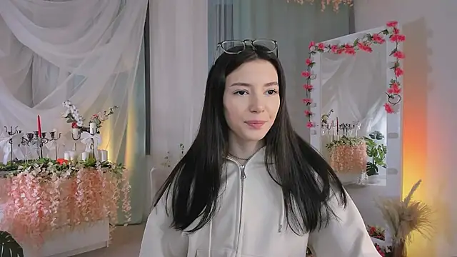 Julietta Romanis online show from 24, 2, 2025