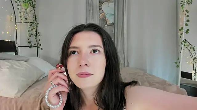 Snapshot of Julietta_Romanis chatting on 14, 7, 2026 Julietta Romanis online show from 14, 7, 2026