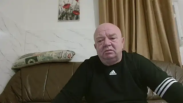 Snapshot of fullballs6 chatting on 4, 2, 2026 fullballs6 online show from 4, 2, 2026