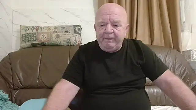 Snapshot of fullballs6 chatting on 6, 2, 2026 fullballs6 online show from 6, 2, 2026