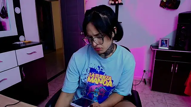 Snapshot of TinnaDawsom chatting on 18, 1, 2025 TinnaDawsom online show from 18, 1, 2025