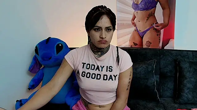 Snapshot of TinnaDawsom chatting on 13, 2, 2025 TinnaDawsom online show from 13, 2, 2025