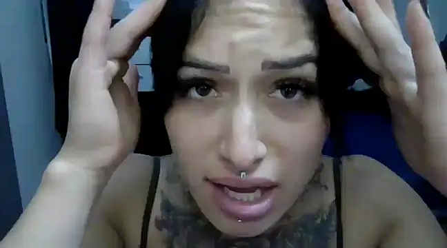 Snapshot of TinnaDawsom chatting on 1, 3, 2025 TinnaDawsom online show from 1, 3, 2025