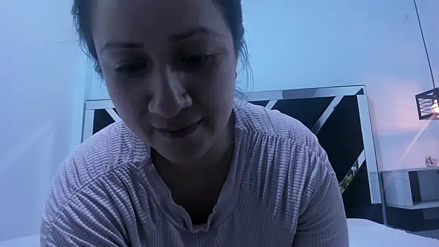 Ambber moon online show from 6, 2, 2025