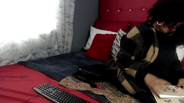 Foxybrownxx1 online show from 17, 2, 2025