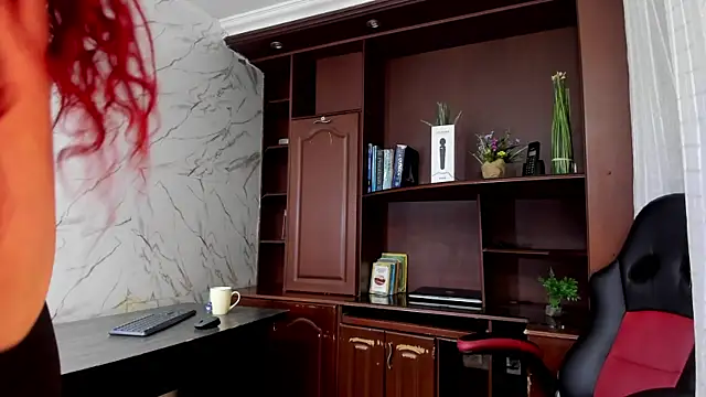 Snapshot of MirandaRossi chatting on 2, 10, 2025 MirandaRossi online show from 2, 10, 2025