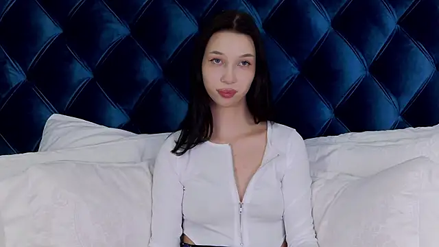 MaliaLandre online show from 9, 2, 2025