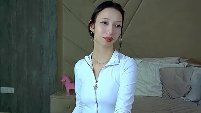 MaliaLandre online show from 24, 2, 2025