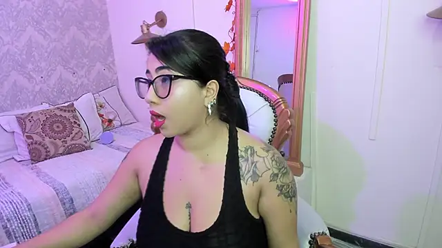 Snapshot of Sexy_cristall_ chatting on 1, 3, 2025 Sexy cristall  online show from 1, 3, 2025