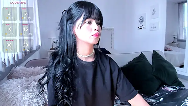 Snapshot of HannaKim chatting on 18, 12, 2024 HannaKim online show from 18, 12, 2024