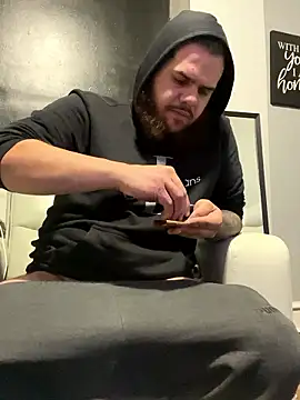 bichotasoo2021 online show from 10, 1, 2026