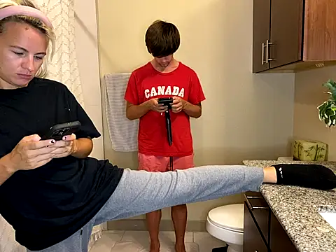 Snapshot of girlfriendmissy chatting on 24, 9, 2025 girlfriendmissy online show from 24, 9, 2025