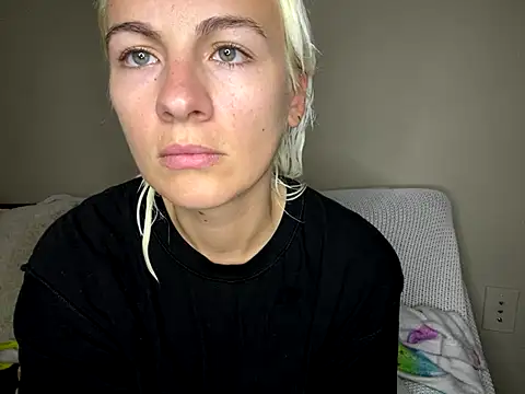 Snapshot of girlfriendmissy chatting on 3, 10, 2025 girlfriendmissy online show from 3, 10, 2025