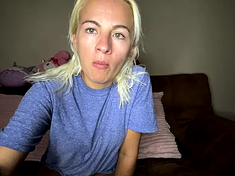 Snapshot of girlfriendmissy chatting on 11, 10, 2025 girlfriendmissy online show from 11, 10, 2025