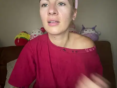 Snapshot of girlfriendmissy chatting on 13, 10, 2025 girlfriendmissy online show from 13, 10, 2025