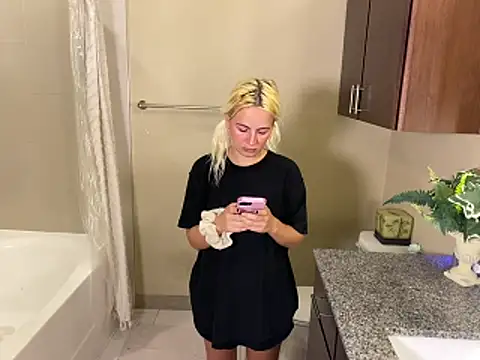 Snapshot of girlfriendmissy chatting on 3, 5, 2026 girlfriendmissy online show from 3, 5, 2026