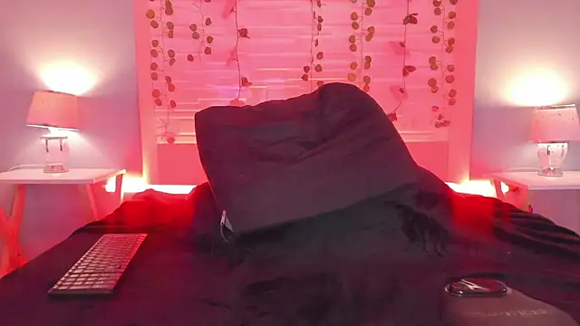 KylieMaxwell online show from 7, 2, 2025