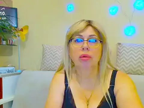SusieNoreen online show from 19, 2, 2025