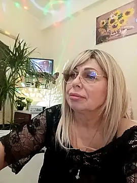 SusieNoreen online show from 28, 2, 2025