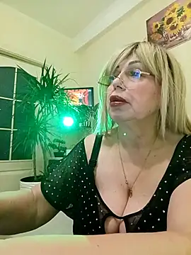 SusieNoreen online show from 5, 3, 2025