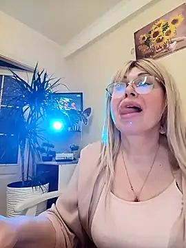 SusieNoreen online show from 7, 3, 2025