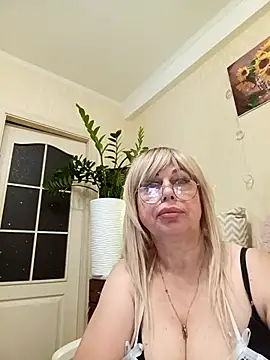 Snapshot of SusieNoreen chatting on 13, 9, 2025 SusieNoreen online show from 13, 9, 2025