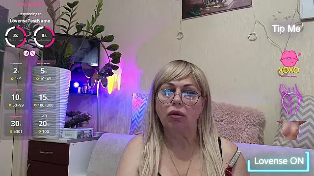 Snapshot of SusieNoreen chatting on 14, 9, 2025 SusieNoreen online show from 14, 9, 2025