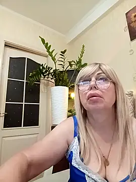 Snapshot of SusieNoreen chatting on 21, 9, 2025 SusieNoreen online show from 21, 9, 2025