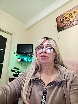 Snapshot of SusieNoreen chatting on 4, 10, 2025 SusieNoreen online show from 4, 10, 2025