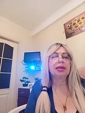 Snapshot of SusieNoreen chatting on 12, 10, 2025 SusieNoreen online show from 12, 10, 2025
