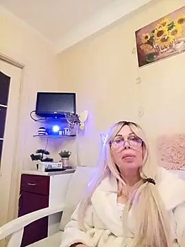 Snapshot of SusieNoreen chatting on 24, 10, 2025 SusieNoreen online show from 24, 10, 2025