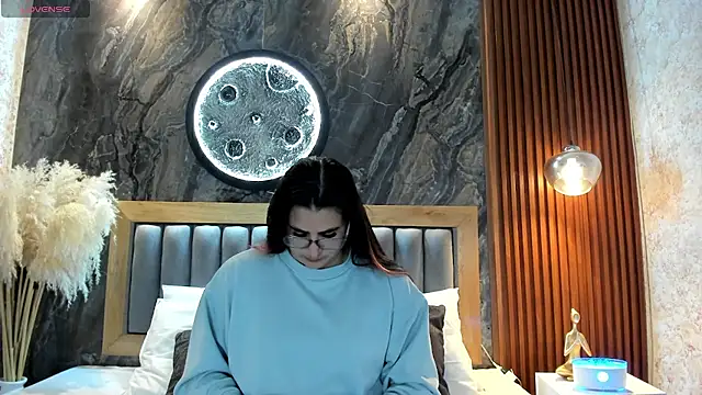 BellaPeers  online show from 5, 5, 2026