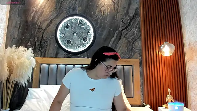 BellaPeers  online show from 13, 5, 2026