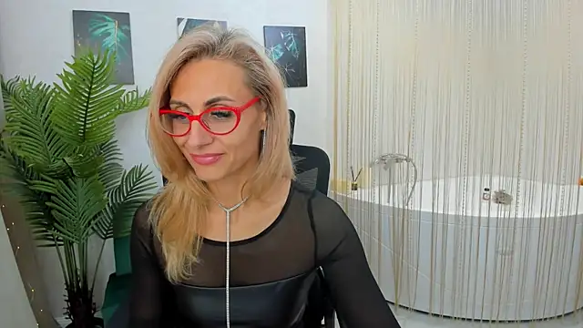 MuseOfStage online show from 3, 2, 2025