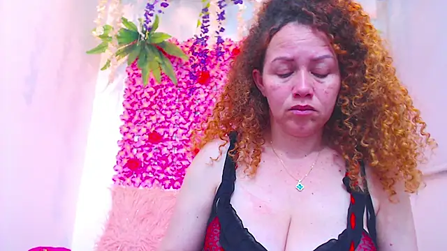 BLONDE SEXYHOT online show from 25, 11, 2025