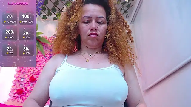 Snapshot of BLONDE_SEXYHOT chatting on 12, 2, 2026 BLONDE SEXYHOT online show from 12, 2, 2026