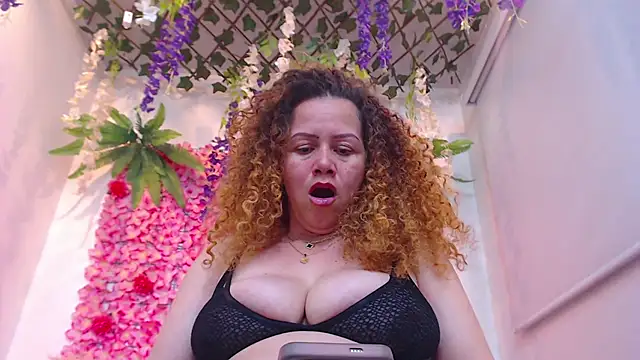 Snapshot of BLONDE_SEXYHOT chatting on 13, 2, 2026 BLONDE SEXYHOT online show from 13, 2, 2026