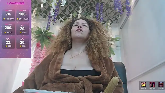 Snapshot of BLONDE_SEXYHOT chatting on 17, 2, 2026 BLONDE SEXYHOT online show from 17, 2, 2026